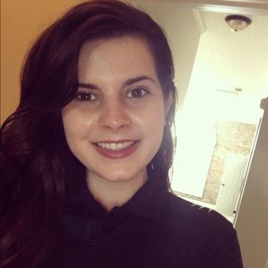 Meet your Posher, Elizabeth